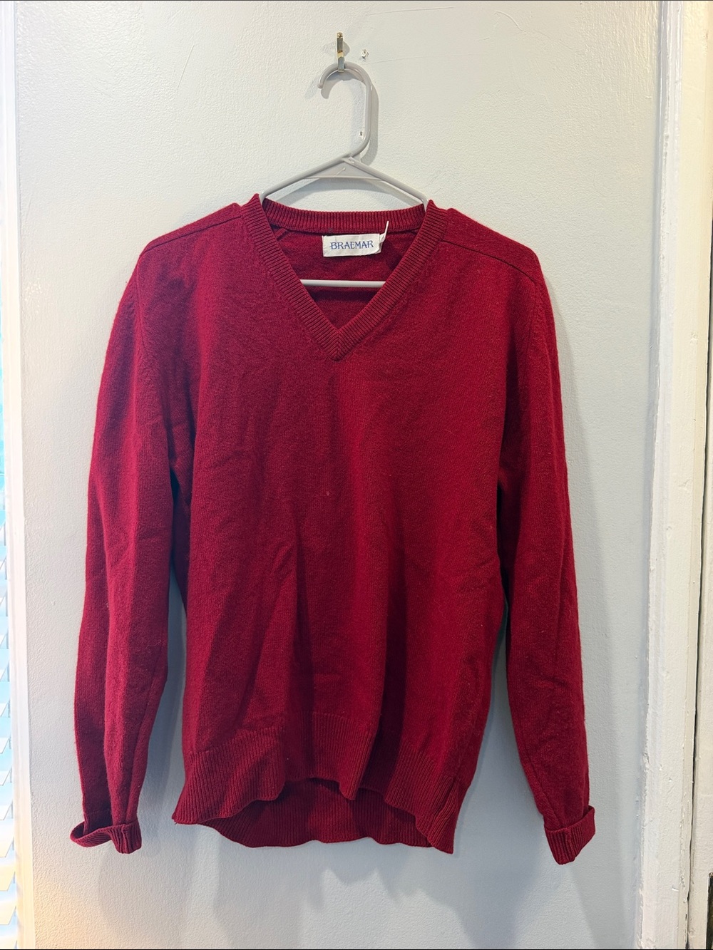 Cashmere Women's V-Neck Sweater in Deep Red